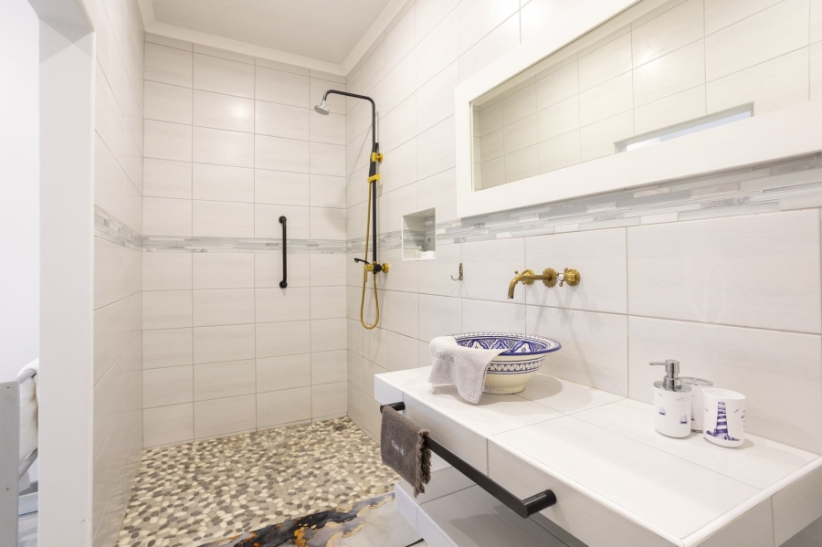 5 Bedroom Property for Sale in Franskraal Western Cape